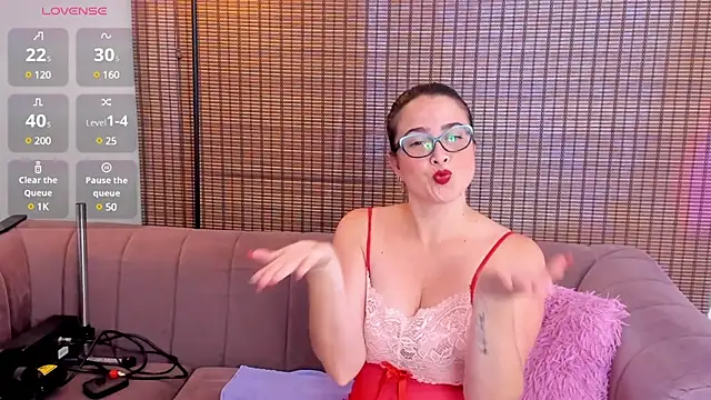 ariana cross online show from 01/12/25, 01:16