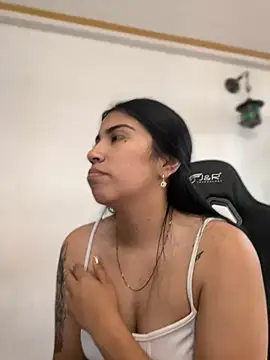 Snapshot of SaritaHot_69 chatting on 12/11/24, 03:37 SaritaHot 69 online show from 12/11/24, 03:37