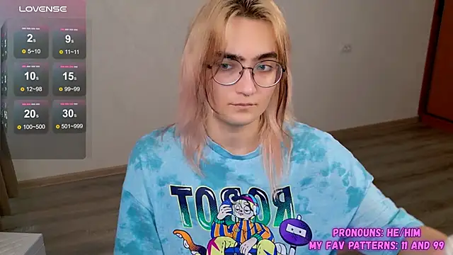 Snapshot of CuteYukiKun chatting on 10/28/25, 10:30 CuteYukiKun online show from 10/28/25, 10:30