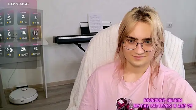 Snapshot of CuteYukiKun chatting on 11/02/25, 06:54 CuteYukiKun online show from 11/02/25, 06:54