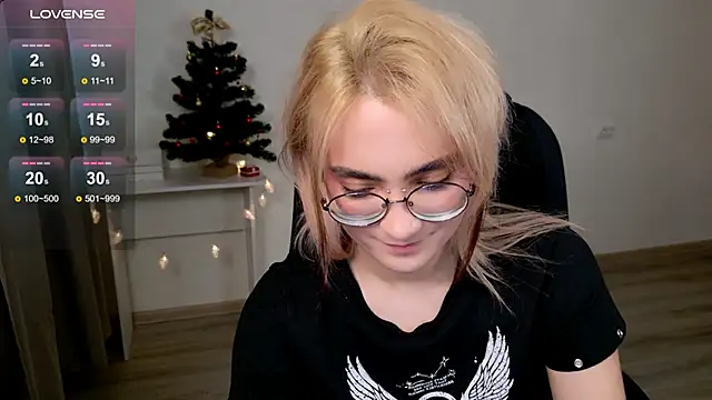 Snapshot of CuteYukiKun chatting on 12/16/25, 07:02 CuteYukiKun online show from 12/16/25, 07:02