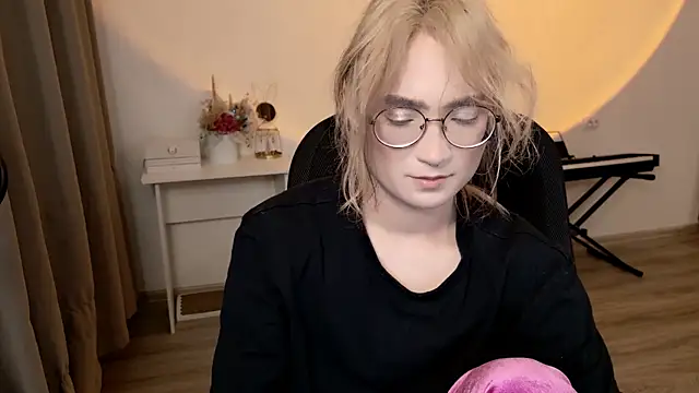 CuteYukiKun online show from 05/05/26, 03:14