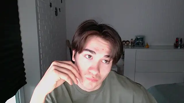 Snapshot of MarkusDean chatting on 10/04/25, 02:31 MarkusDean online show from 10/04/25, 02:31