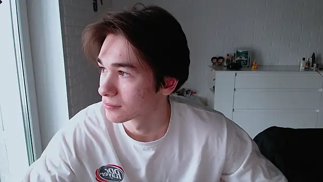 Snapshot of MarkusDean chatting on 10/17/25, 11:24 MarkusDean online show from 10/17/25, 11:24