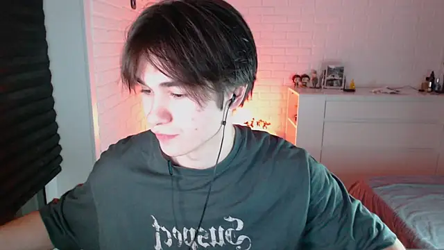 Snapshot of MarkusDean chatting on 10/26/25, 04:57 MarkusDean online show from 10/26/25, 04:57