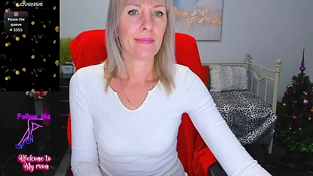 Snapshot of Anita_Tayson chatting on 12/22/25, 08:33 Anita Tayson online show from 12/22/25, 08:33