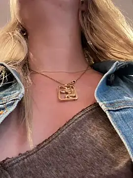 Snapshot of lexi_luv chatting on 03/07/25, 11:05 lexi luv online show from 03/07/25, 11:05