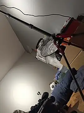 Kaue007 online show from 12/15/25, 04:11