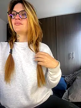 Val   online show from 09/20/25, 07:48