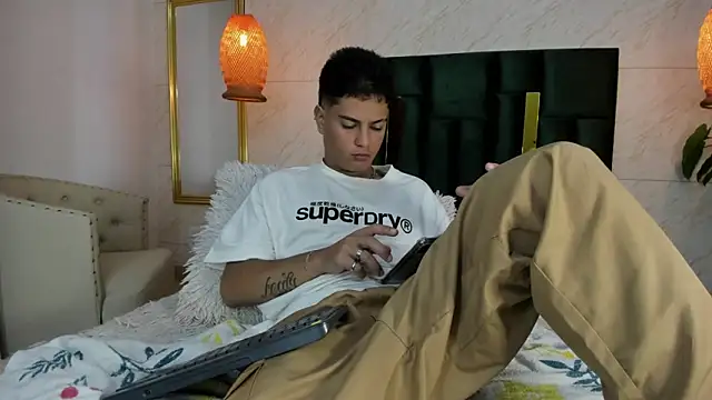 Levy Steve online show from 11/06/25, 04:13