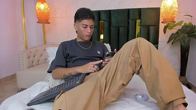 Levy Steve online show from 11/15/25, 04:21