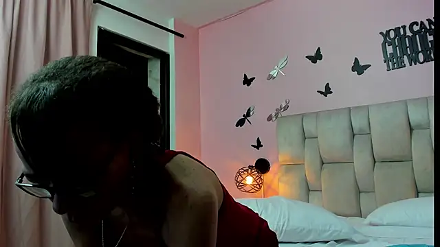 daniela xue online show from 01/18/25, 02:36