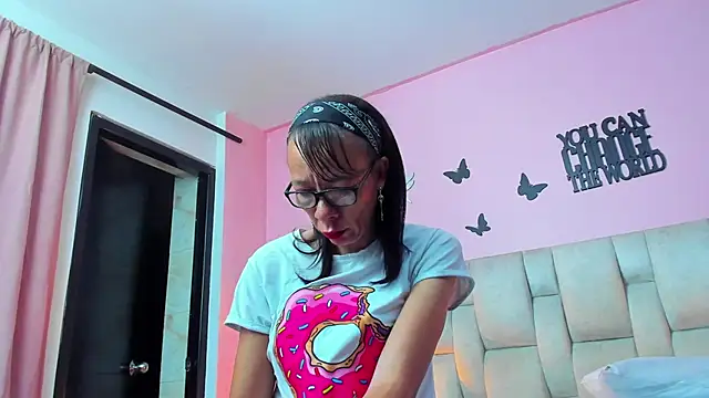 daniela xue online show from 02/06/25, 02:44
