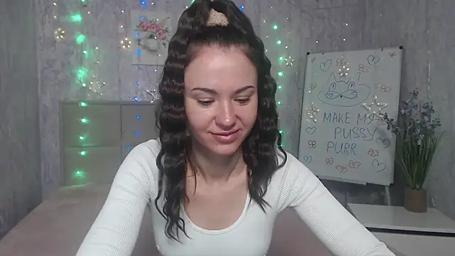 KaraCriegs online show from 10/04/25, 05:11