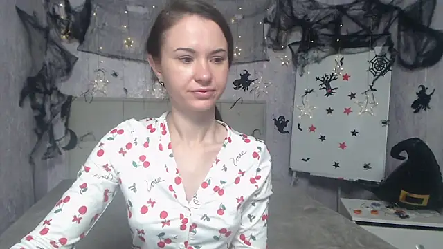 KaraCriegs online show from 10/19/25, 05:46