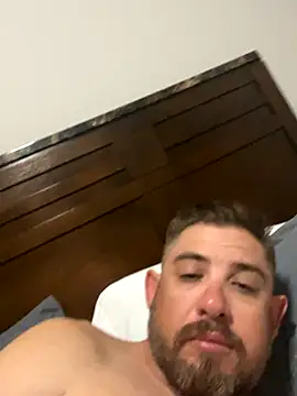 Snapshot of caliguy37 chatting on 10/30/25, 04:36 caliguy37 online show from 10/30/25, 04:36