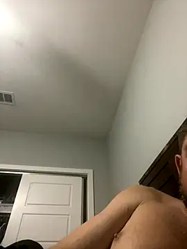 Snapshot of caliguy37 chatting on 11/15/25, 05:27 caliguy37 online show from 11/15/25, 05:27