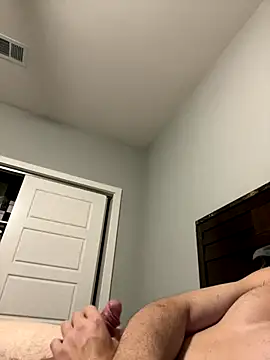 Snapshot of caliguy37 chatting on 11/26/25, 03:40 caliguy37 online show from 11/26/25, 03:40