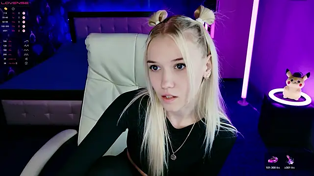 ShhhO O online show from 11/27/25, 01:02