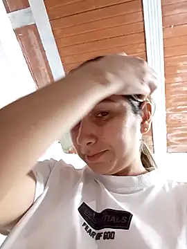 Snapshot of Iris_love18 chatting on 11/07/25, 04:40 Iris love18 online show from 11/07/25, 04:40