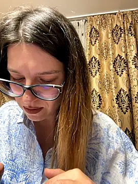 Snapshot of NadiraNoor chatting on 10/31/25, 10:00 NadiraNoor online show from 10/31/25, 10:00