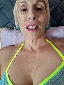 Snapshot of Ina_HotX chatting on 09/22/25, 02:08 Ina HotX online show from 09/22/25, 02:08