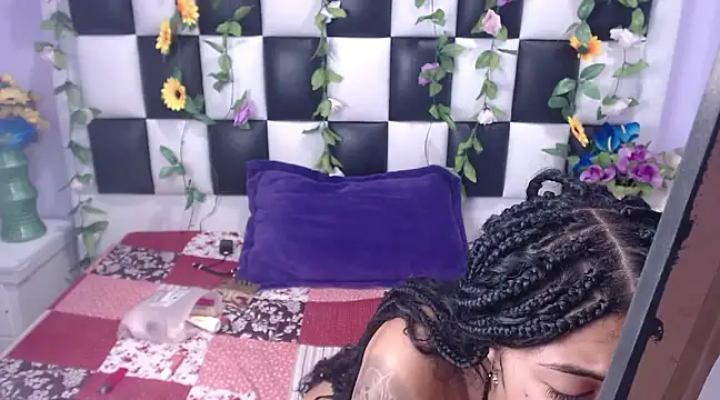 arianaa tompsoon online show from 12/12/24, 02:59