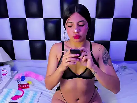 Snapshot of arianaa_tompsoon chatting on 10/30/25, 02:24 arianaa tompsoon online show from 10/30/25, 02:24