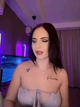 AvaGianna online show from 02/04/25, 05:45