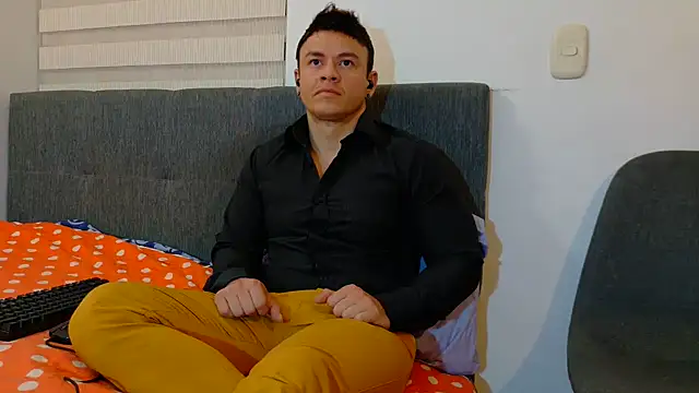 Snapshot of MarksMuscle chatting on 09/15/25, 05:18 MarksMuscle online show from 09/15/25, 05:18