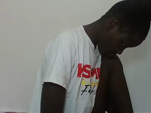 Snapshot of Creamy_Hotpussy25 chatting on 09/24/25, 04:16 Creamy Hotpussy25 online show from 09/24/25, 04:16