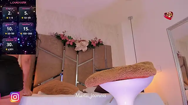Martinaa Jones  online show from 12/29/24, 07:00