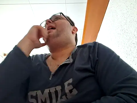 Javier bear online show from 01/12/25, 10:45