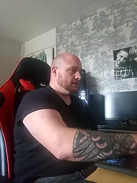 Snapshot of destructeur6 chatting on 12/01/25, 01:05 destructeur6 online show from 12/01/25, 01:05