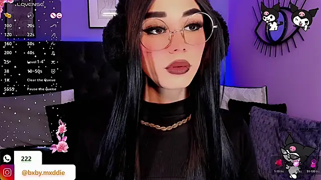 kimMaddiee online show from 10/19/25, 07:09