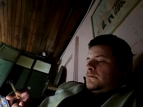 TusOjitosClaros69 online show from 12/09/24, 06:45