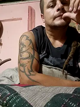TusOjitosClaros69 online show from 03/20/25, 05:13