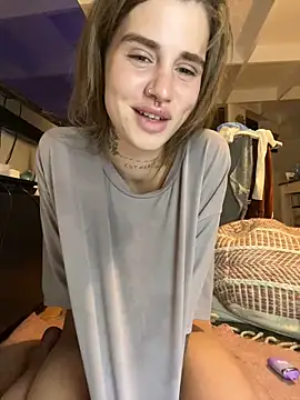EmiliaCatalina online show from 12/13/24, 02:43