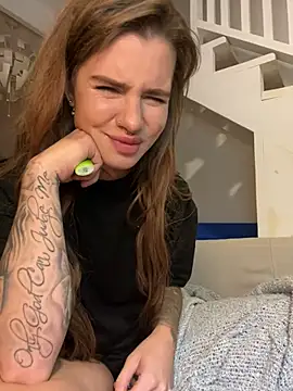 EmiliaCatalina online show from 12/21/24, 01:47