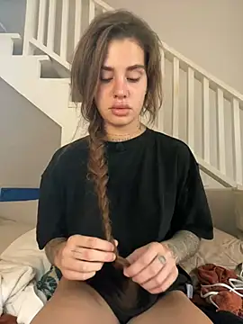 EmiliaCatalina online show from 12/21/24, 04:57