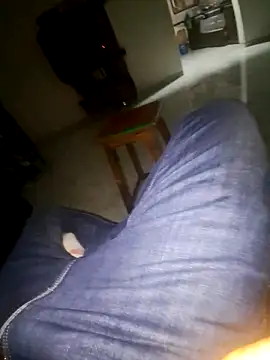 Snapshot of sexyboy1011 chatting on 03/21/25, 01:23 sexyboy1011 online show from 03/21/25, 01:23