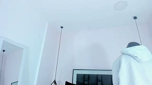 victoria cooper3 online show from 11/19/25, 11:32