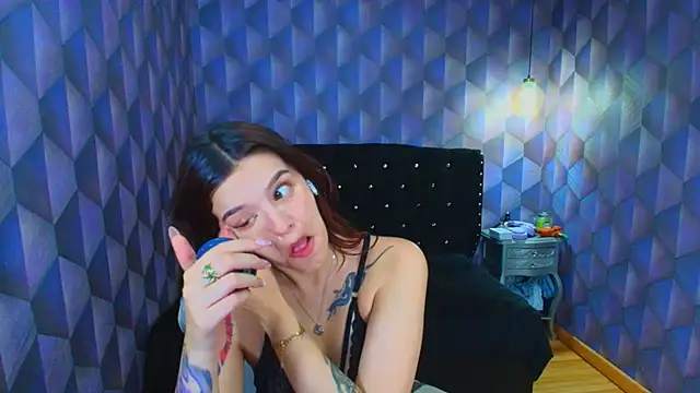 LiaHarryis online show from 05/12/26, 07:22