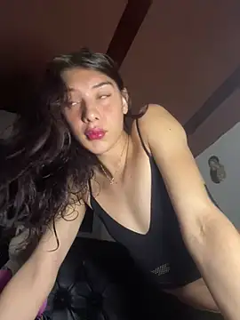NICOLSKINNY1 online show from 03/19/25, 12:37