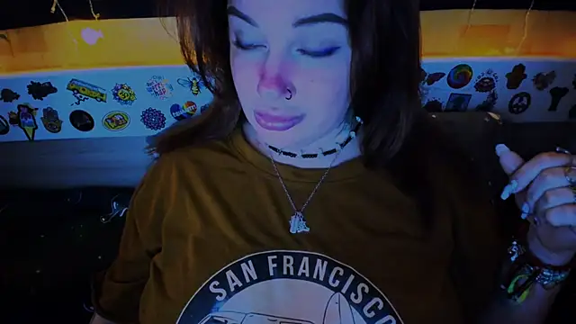 EllieOz online show from 12/14/24, 10:34