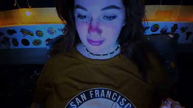 EllieOz online show from 12/14/24, 03:04