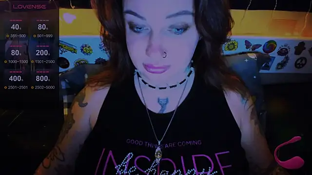 EllieOz online show from 12/18/24, 04:06