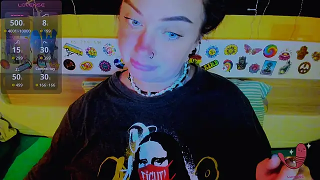 EllieOz online show from 10/23/25, 06:28