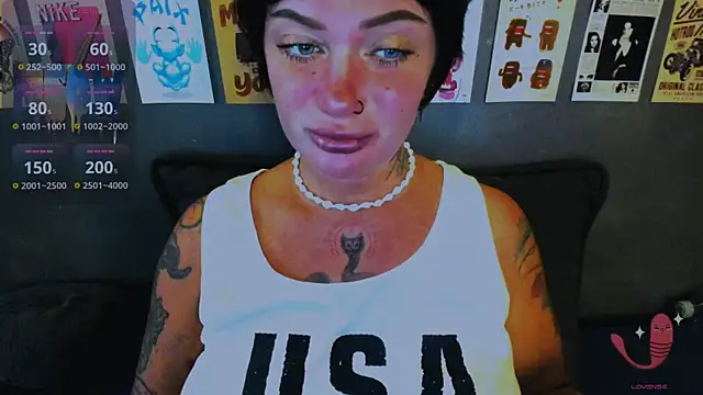 EllieOz online show from 05/27/26, 04:26