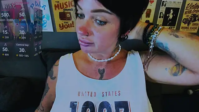 EllieOz online show from 05/30/26, 02:36